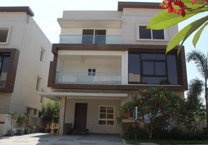 Luxury Villa in Tellapur